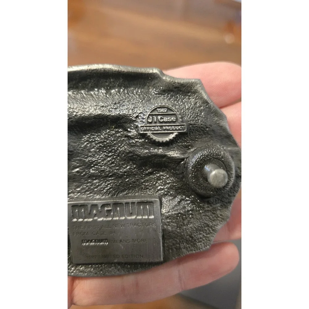 1987 CASE IH Magnum 7100 Series Pewter Belt Buckle LIMITED EDITION Tractor